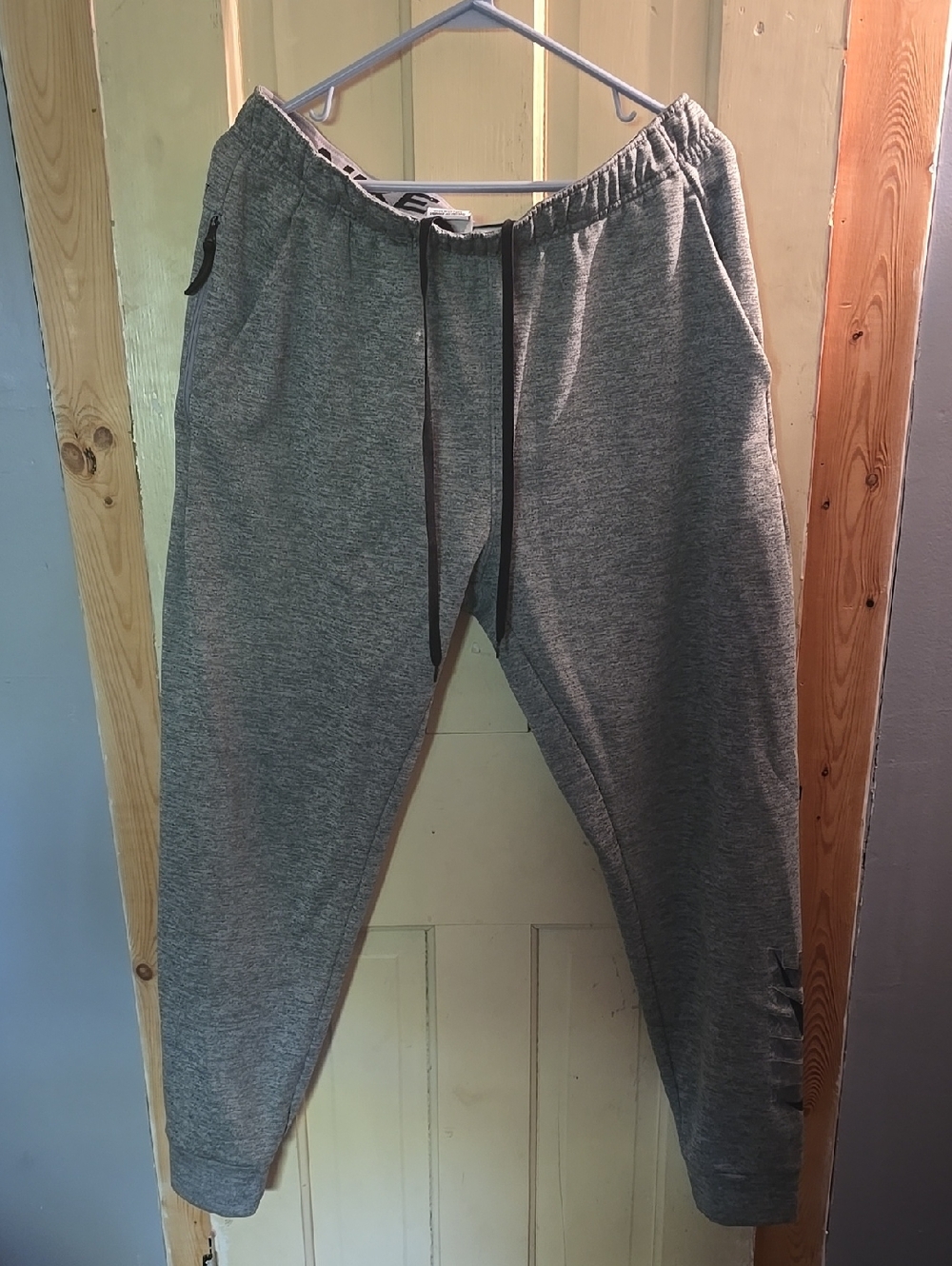 Nike Men's Grey Heather Drawstring Joggers